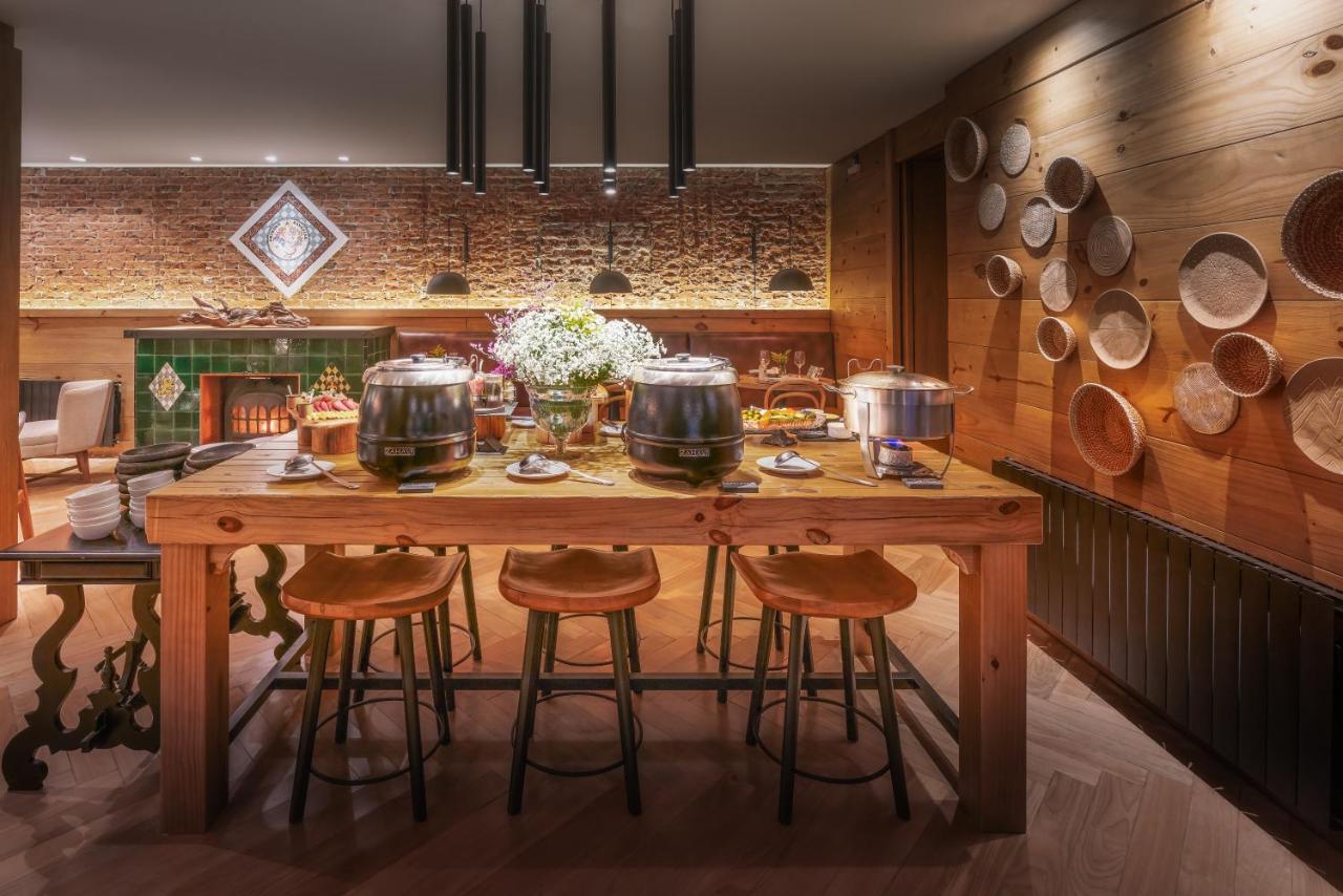 巴伐利亚运动酒店 格拉玛多 外观 照片 The kitchen at the restaurant