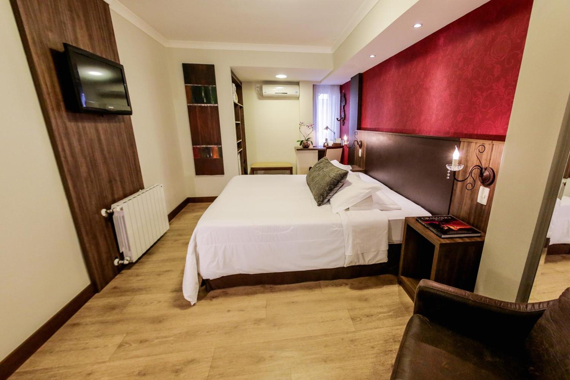 巴伐利亚运动酒店 格拉玛多 外观 照片 A room at the hotel