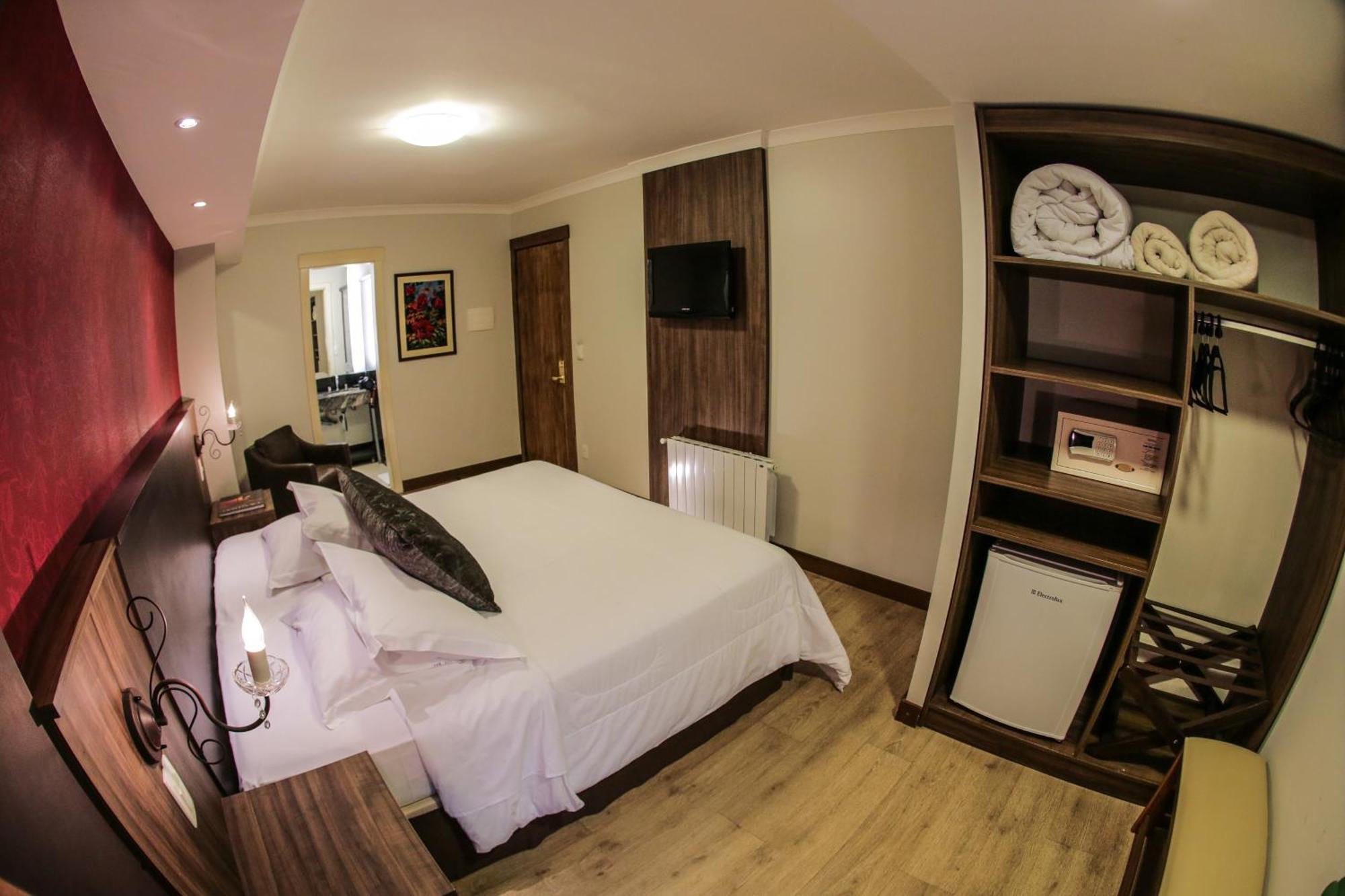 巴伐利亚运动酒店 格拉玛多 外观 照片 A room at the hotel