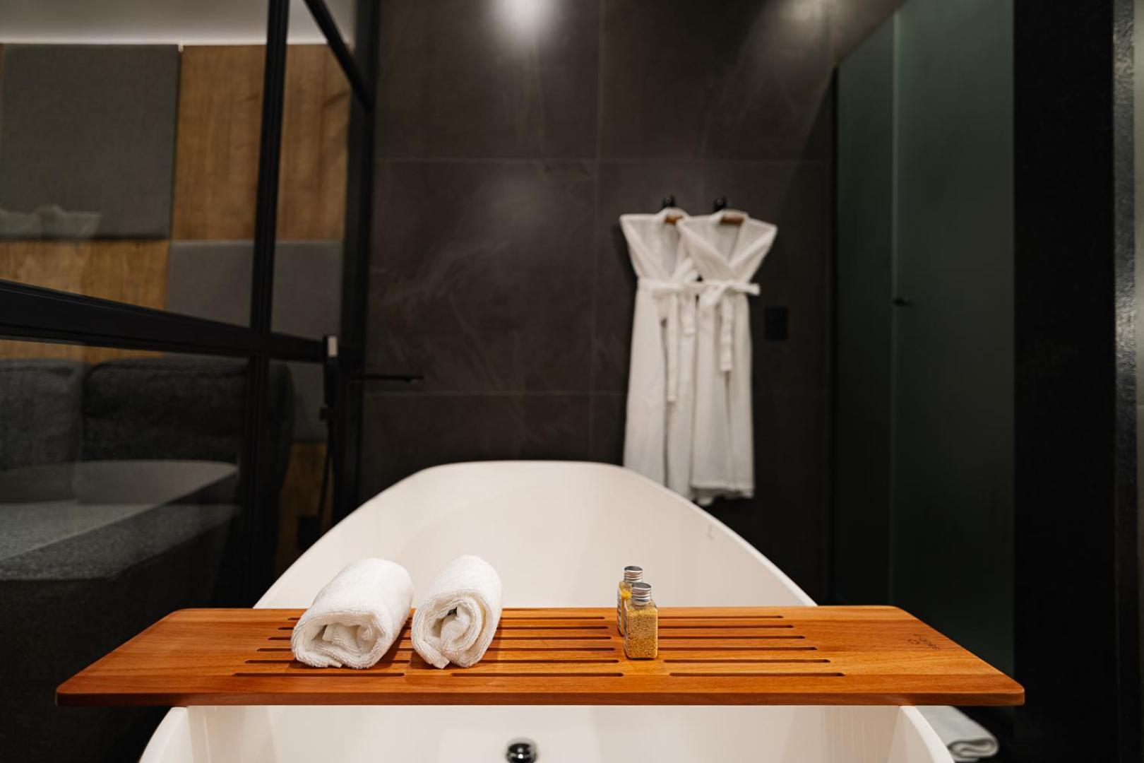 巴伐利亚运动酒店 格拉玛多 外观 照片 A bath caddy